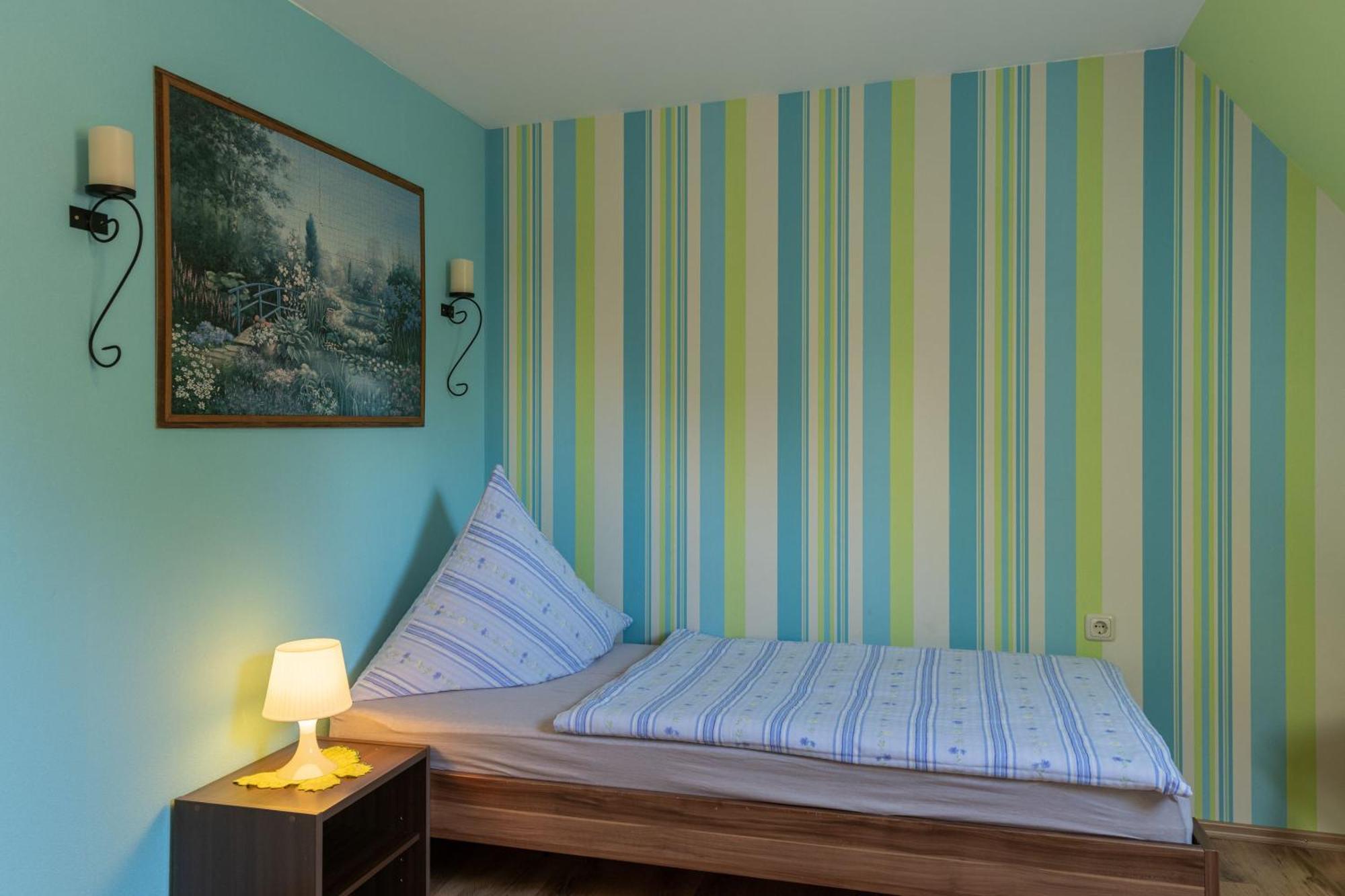 An Der Eichenallee, 35200 Apartment *